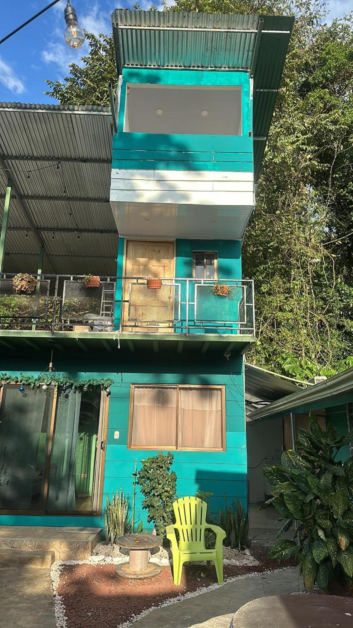Bed and Breakfast The Jungle Container Quepos Esterno foto